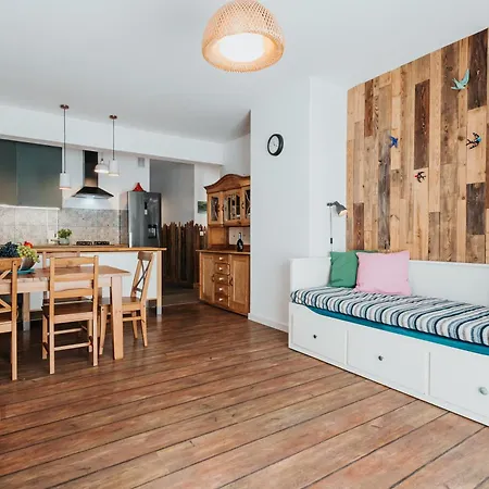 Ice Next To The Wawel Castle Free Parking Two Cars Krakow