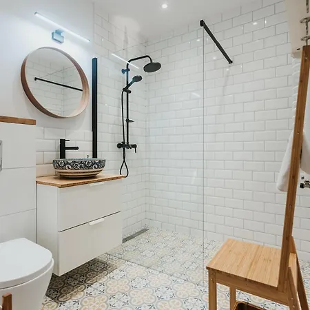 Ice Next To The Wawel Castle Free Parking Two Cars